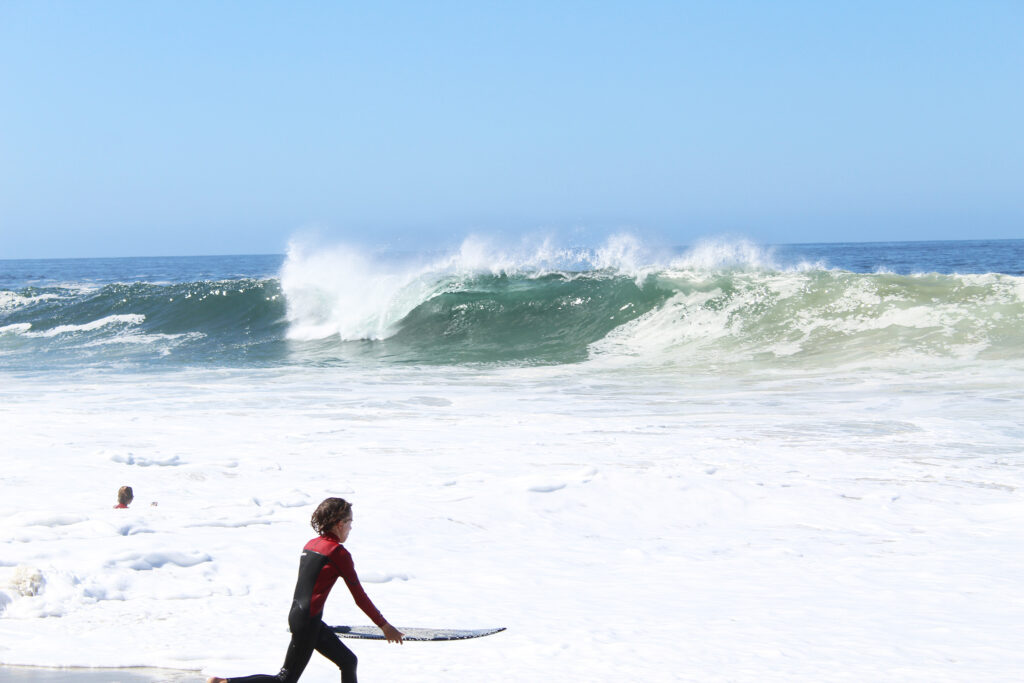 BIG SWELL IN LAGUNA - Victoria Skimboards